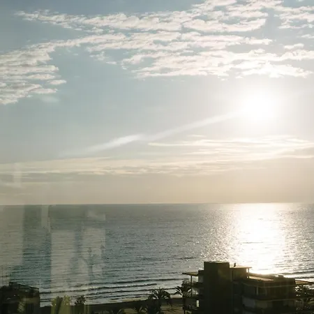 Soleado Con Increibles Vistas Al Mar アリカンテ